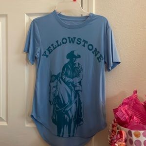 Yellowstone women’s T-shirt size small